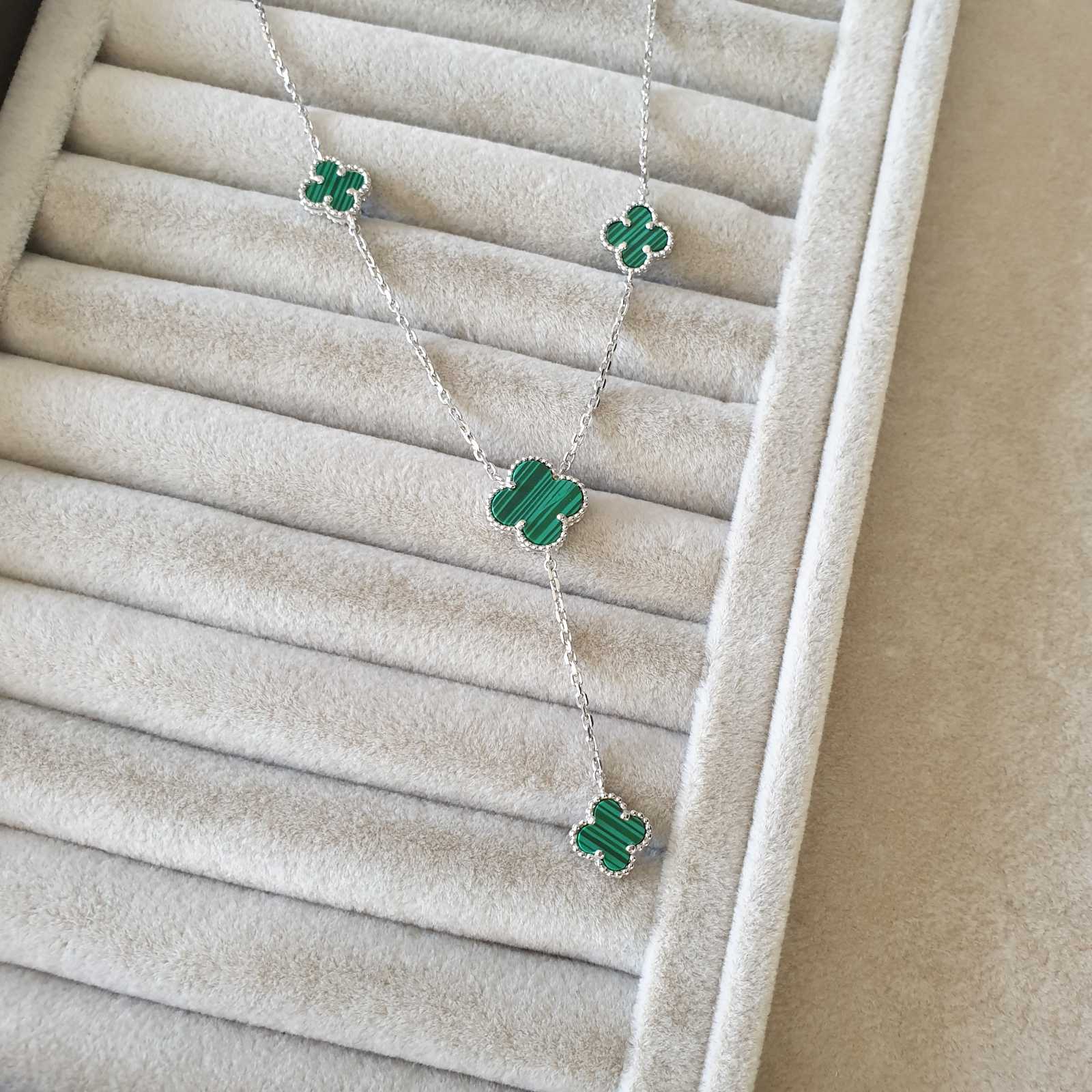 Collier argent Rhodié Garanti trèfle vert 3 soldeargent - 40%