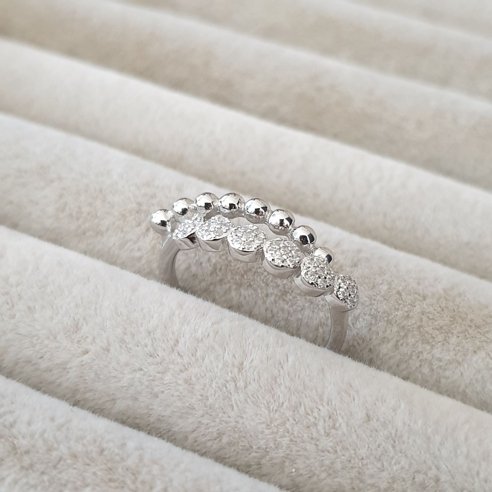 خاتم فضة مطلي روديوم مكفول نادين ساليرجنت - 40%