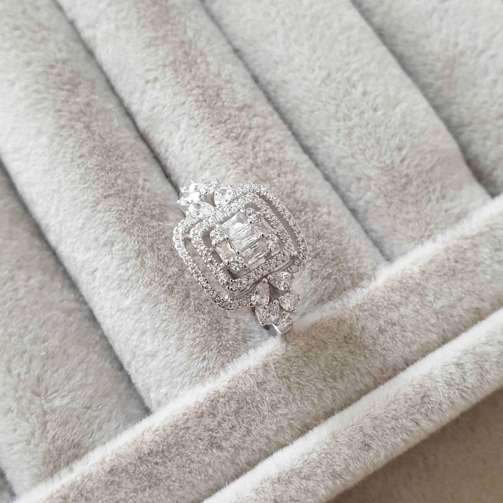 Bague  Argent Rhodié Garanti soldeargent - 40% carrée chargée