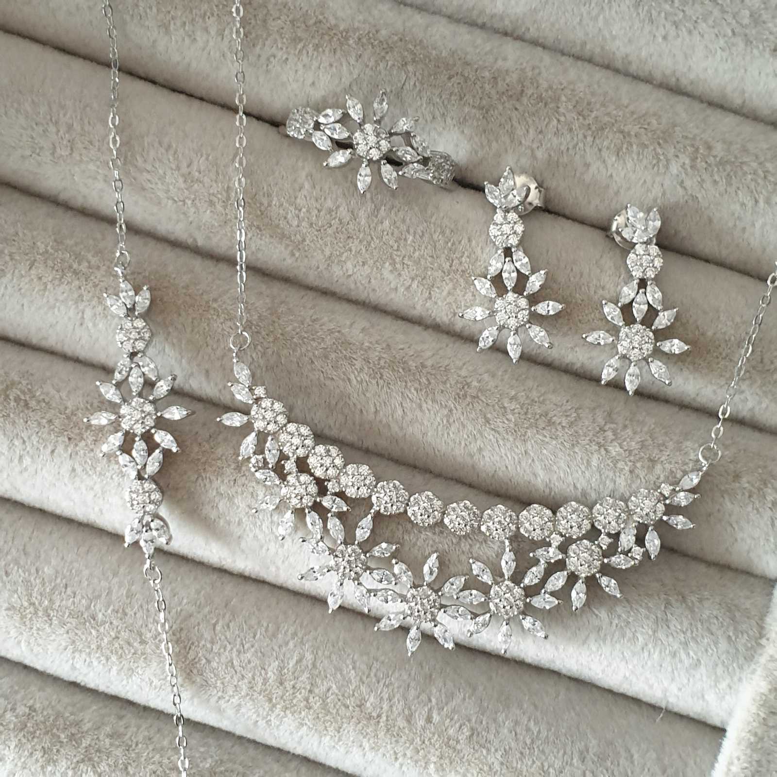 Ensemble 4 pièces argent Rhodié garanti 3 fleurs 🌸 🌸 🌸